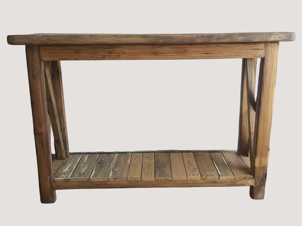 Entrance table